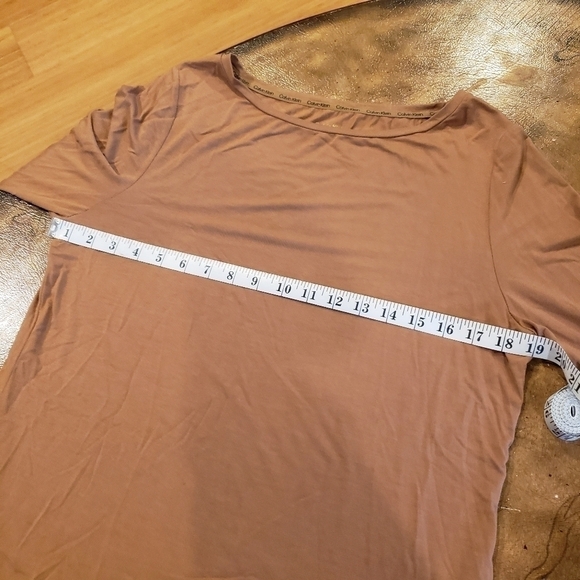 Calvin Klein Long Sleeve Crew Neck Women's Solid Liquid Jersey Tee - Picture 7 of 7